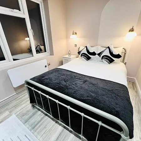 Crescent House Location Ensuites Great Value Guest house *