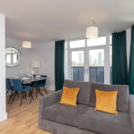 Deluxe South Apartment *