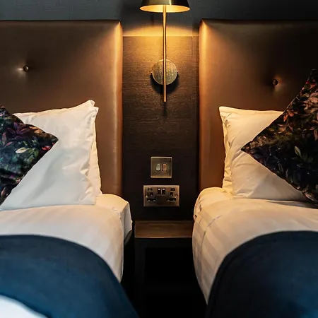 Hotel The House On Warwick 4*