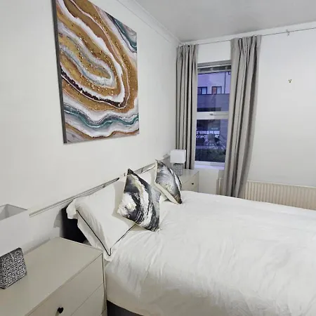 Apartment Hayes Deluxe Inn- London, Heathrow Airport