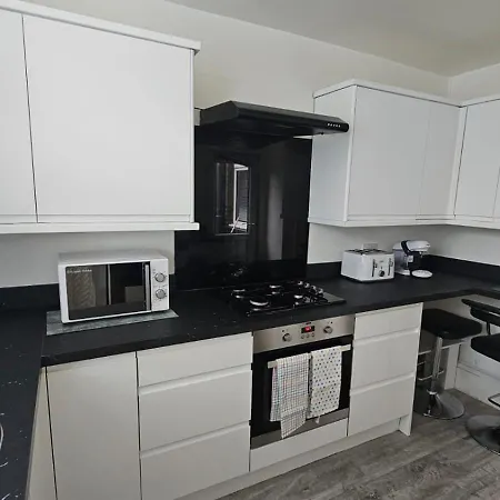 Apartment Hayes Deluxe Inn- London, Heathrow Airport *