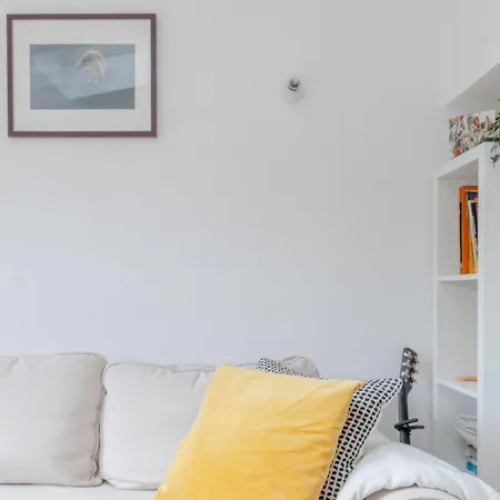 Homely 2bd Flat Wprivate Patio Near Maida Vale! London