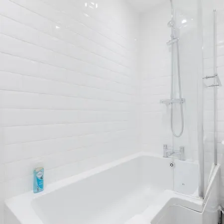 Homely 2bd Flat Wprivate Patio Near Maida Vale! * London