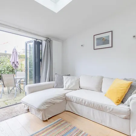 Homely 2bd Flat Wprivate Patio Near Maida Vale! * London
