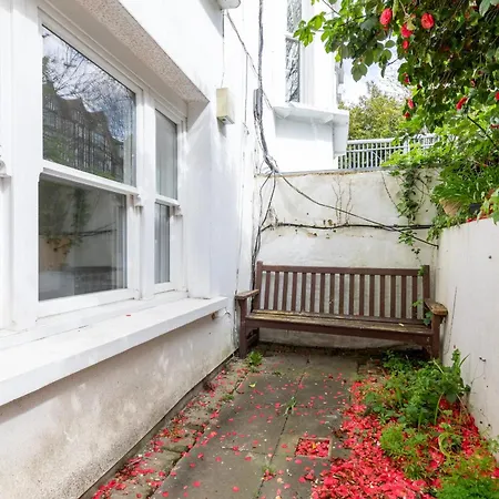 Homely 2bd Flat Wprivate Patio Near Maida Vale! Apartment