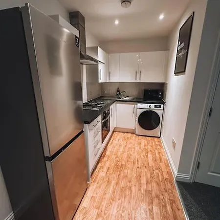 Modern 2 Bedroom Flat In Balham *