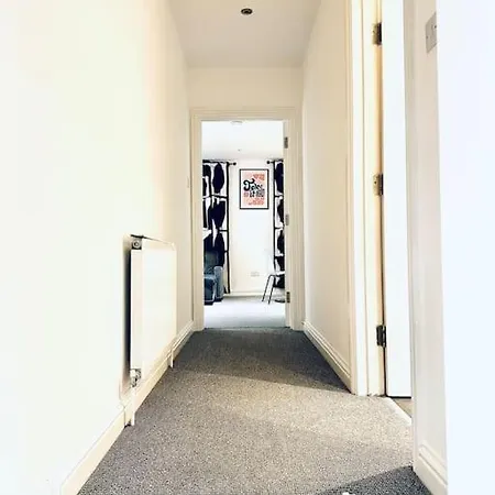 Modern 2 Bedroom Flat In Balham London