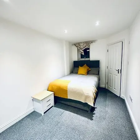 Modern 2 Bedroom Flat In Balham