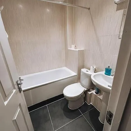 Modern 2 Bedroom Flat In Balham Apartment London