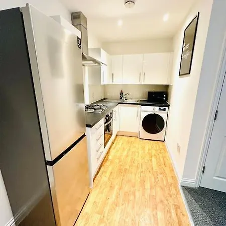 Modern 2 Bedroom Flat In Balham London