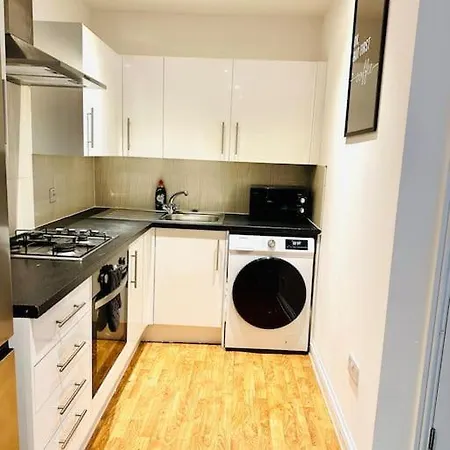 Modern 2 Bedroom Flat In Balham Apartment London