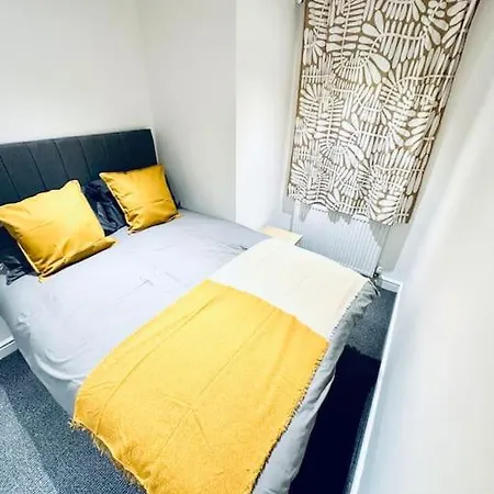 Modern 2 Bedroom Flat In Balham London