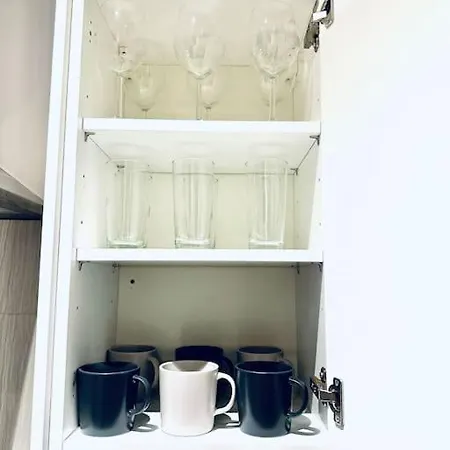 Modern 2 Bedroom Flat In Balham London
