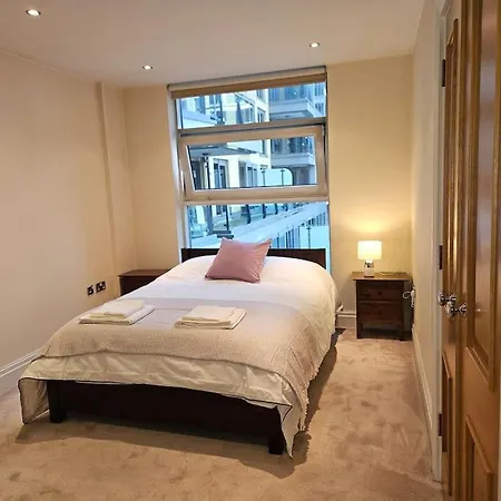Charming Two Bedroom With Balcony