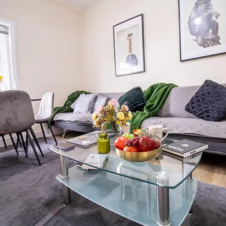 Cosy 2-bedroom In Mayfair 8cb - 4th Floor No Elevator Apartment *