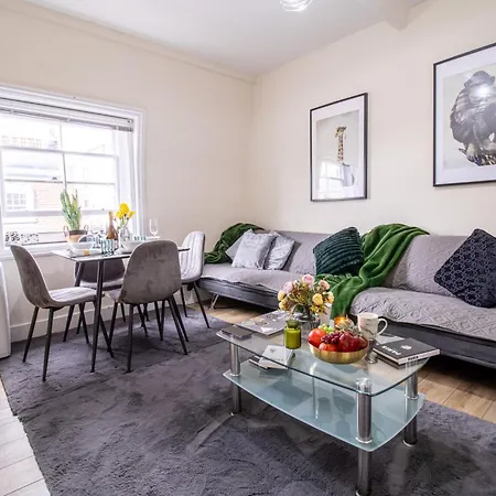 Cosy 2-bedroom In Mayfair 8cb - 4th Floor No Elevator London