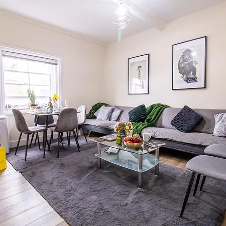 Cosy 2-bedroom In Mayfair 8cb - 4th Floor No Elevator Apartment