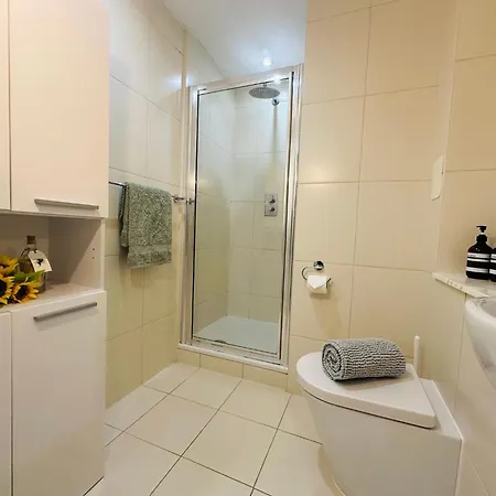 Stylish, Modern In Apartamento *