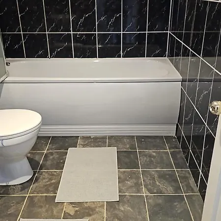 Hayes Deluxe Inn- London, Heathrow Airport *