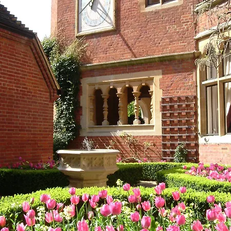 Hotel Warren House 4*