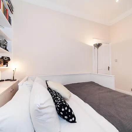 Apartment - Great Location