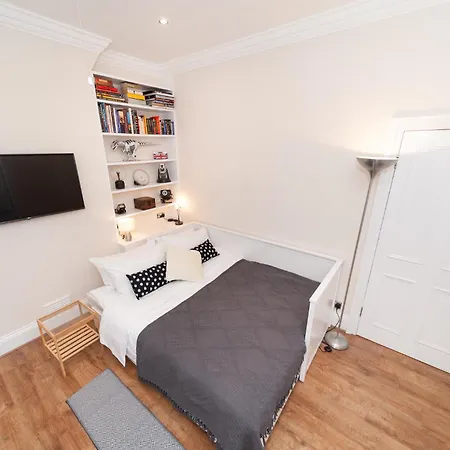 Apartment - Great Location