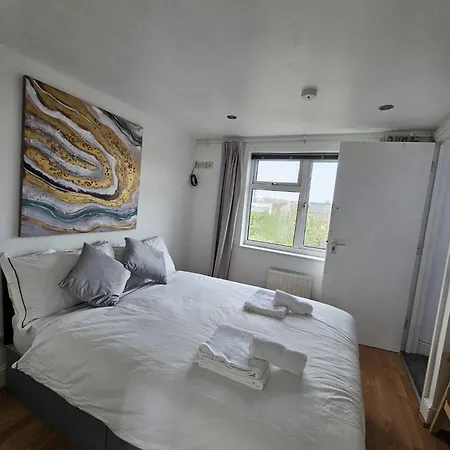 Apartment Hayes Deluxe Inn- London, Heathrow Airport