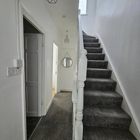 Apartment Hayes Deluxe Inn- London, Heathrow Airport *