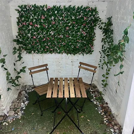 Guest house Kensington With Private Garden & Bathroom