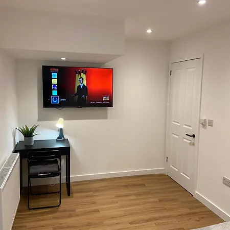 Guest house Kensington With Private Garden & Bathroom London