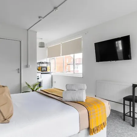 Livestay Affordable En-suite Studio In London, N14 East Barnet