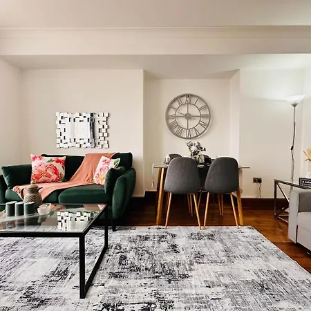Stunning Flat Next To Hyde Park London