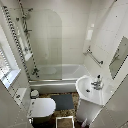 Guest house Stratford *