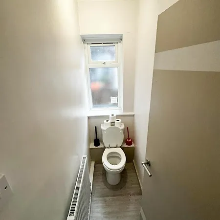 Apartment Cricklewood London
