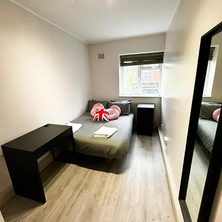Apartment Cricklewood London