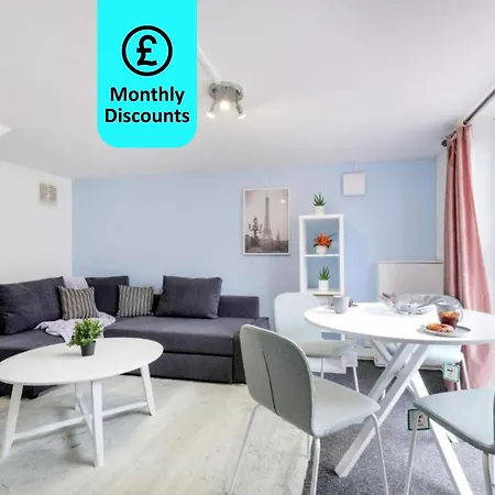 Chic 1br House In Hounslow - 12 Mins From Heathrow Airport *