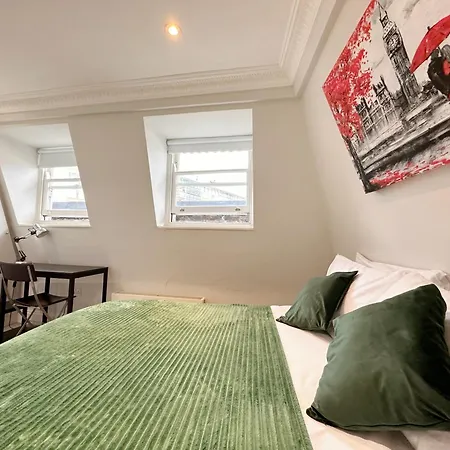 Spacious And Cosy 3brs 5f House In Heart Of Vila