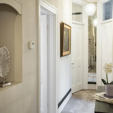 Wk Luxury4bedrooms-kensington-olympia-cinemaroom Apartment London