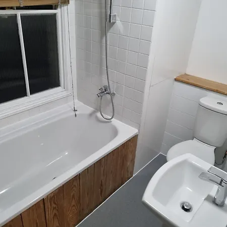 Cozy House With Character & Garden. London