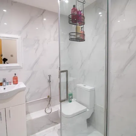 Spacious 3-bedroom In Exclusive Mayfair 7gc Apartment