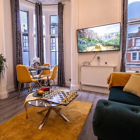 Spacious 3-bedroom In Exclusive Mayfair 7gc London