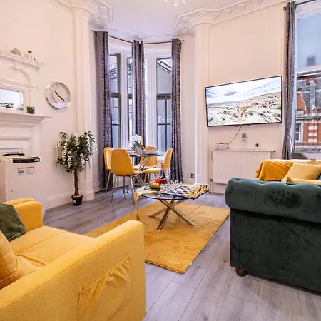 Spacious 3-bedroom In Exclusive Mayfair 7gc Apartment