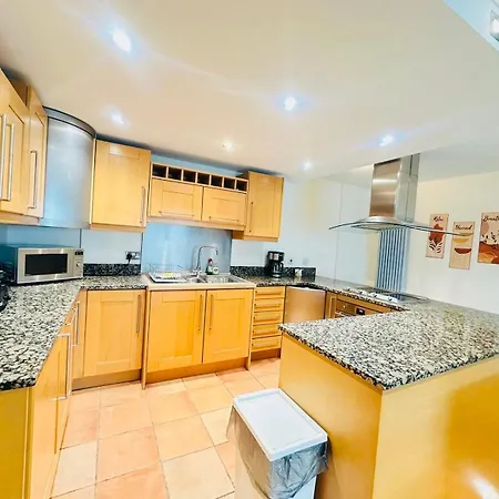 Modern 2bed 2bath Canary Wharf - Upto 5 Person Appartamento *