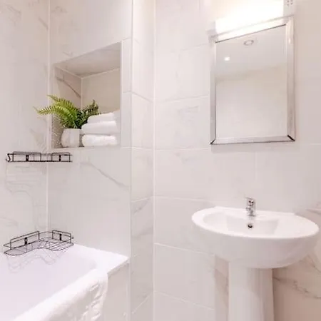 Apartment Vertigo Boutique Sleeps 4 London Kingston upon Thames (Greater London)