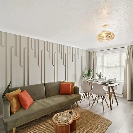 Apartment Cosy & Modern Property In - Sleeps Up To 5 *