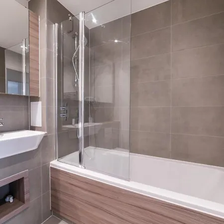 Swift Retreat In Daire