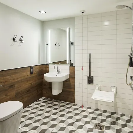 Hotel By Marriott Tower Bridge London