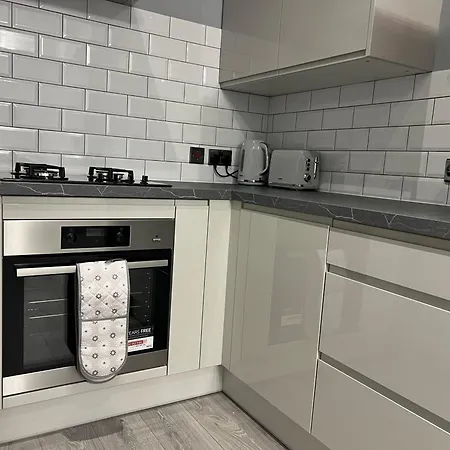 Luxury In Greater London - Rainham Vakantiehuis *