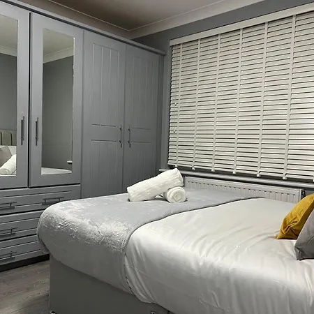 Vakantiehuis Luxury In Greater London - Rainham *