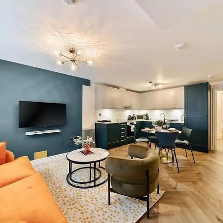 Pass The Keys Stylish Flat With Courtyard *